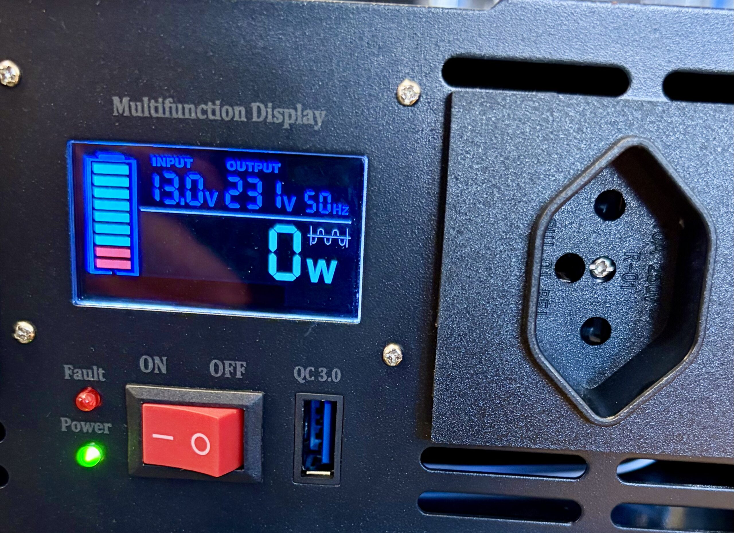 Sinus Wechselrichter 12V DC zu 230V 2000 W – Bild 4